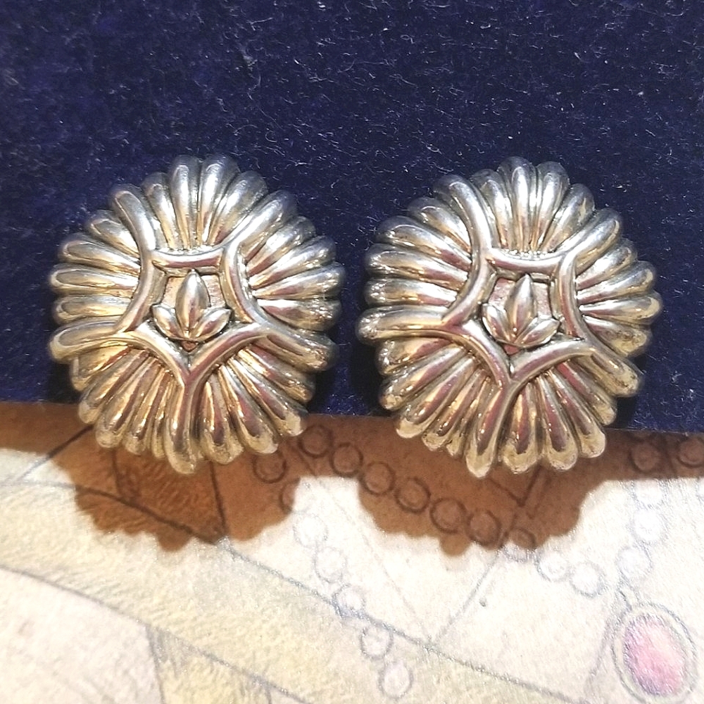 VTG Oscar de la Renta Floral Spray Clip on Earrings White Gold Plated